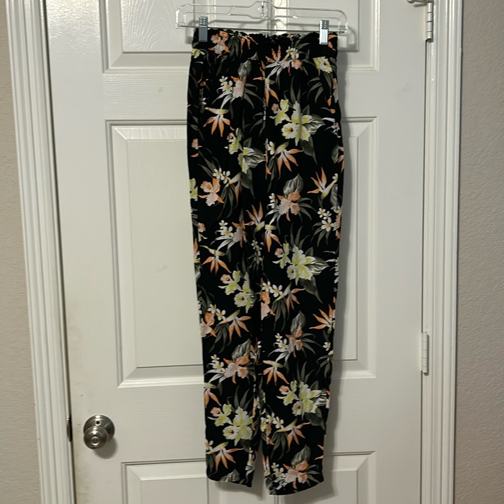 Divided H&M Black Floral Pants Size 2
